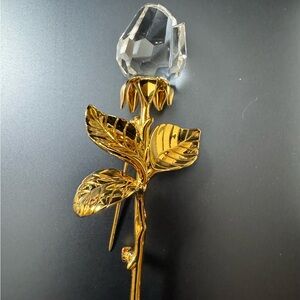Large Swarovski rose brooch. With box and booklet.